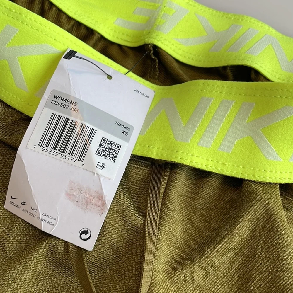 NWT Nike Dri Fit Training Shorts Size XS - Picture 3 of 4